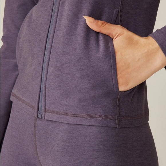 Beyond Yoga 
Spacedye On The Go Mock Neck Jacket purple S/P/P - Picture 5 of 12